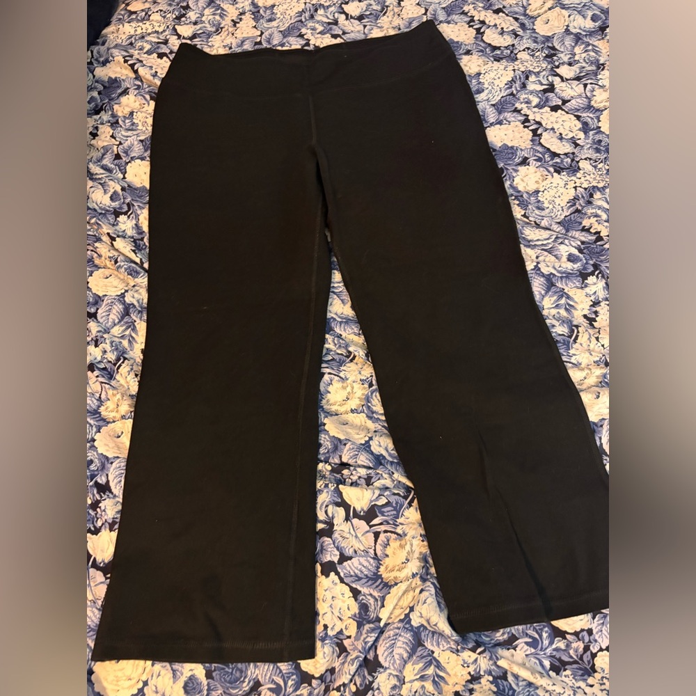 Black Flared Capri Leggings